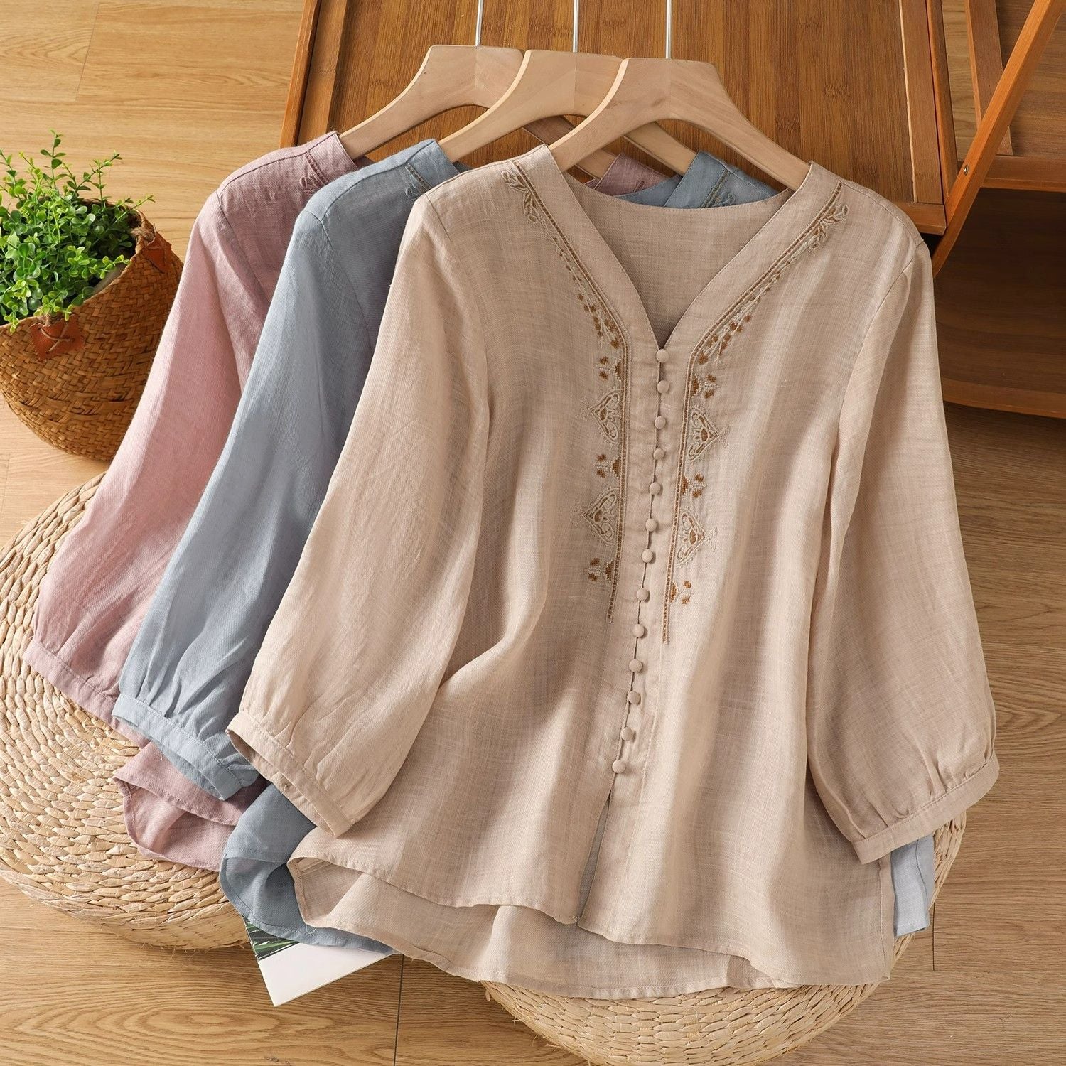 Literary Vintage Embroidered Design Half-sleeve Top