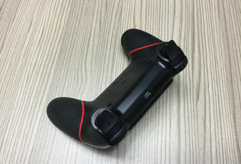 wireless Bluetooth gamepad for PS4