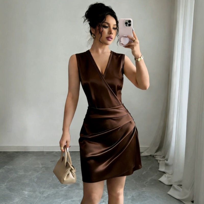V-neck Sleeveless Waist-cinching Dress For Women