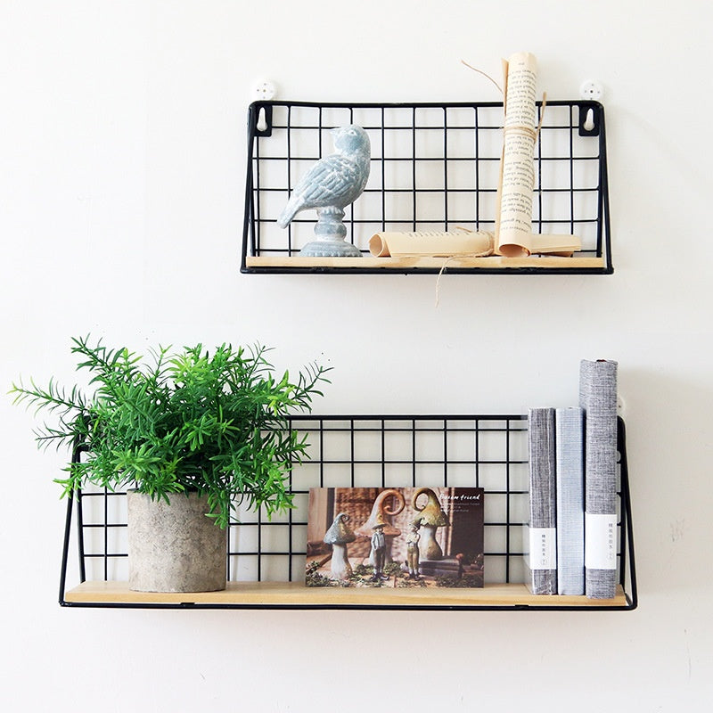 Minimalistisch creatief ijzer draad massief hout plank