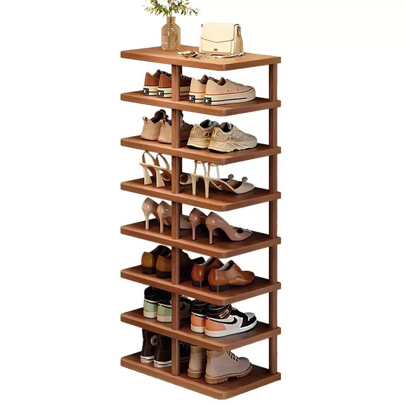Eenvoudig laags houten schoenenrek huis
