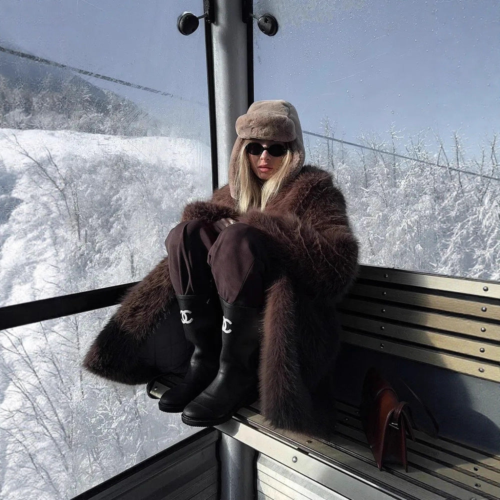 Soft Mid-length Faux Fur Coat With A Peter Pan Collar