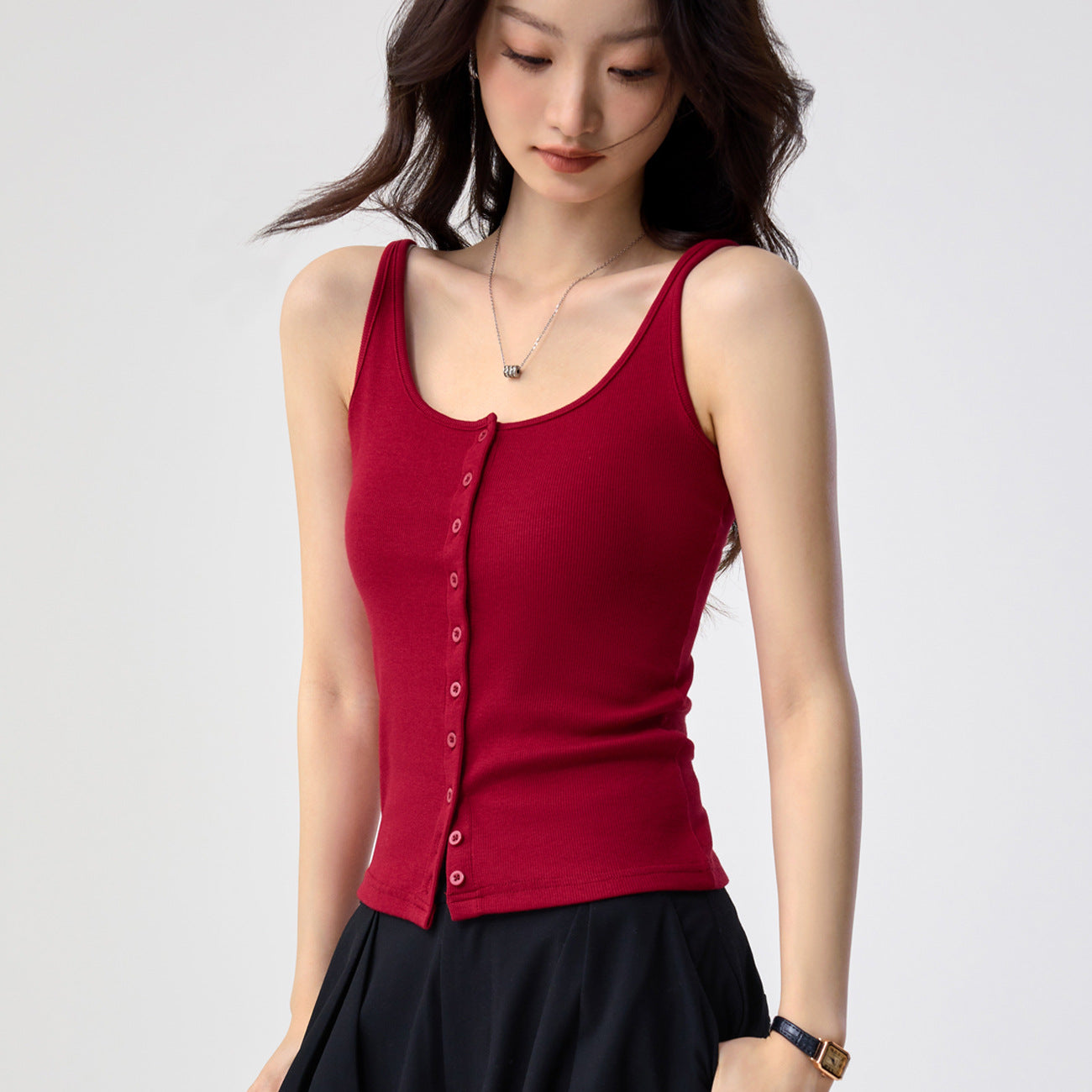 Designer-style Slim-fit Versatile Sleeveless Topperfect For Layering Or Wearing On Its Own