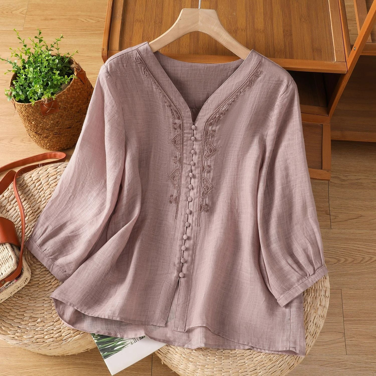 Literary Vintage Embroidered Design Half-sleeve Top