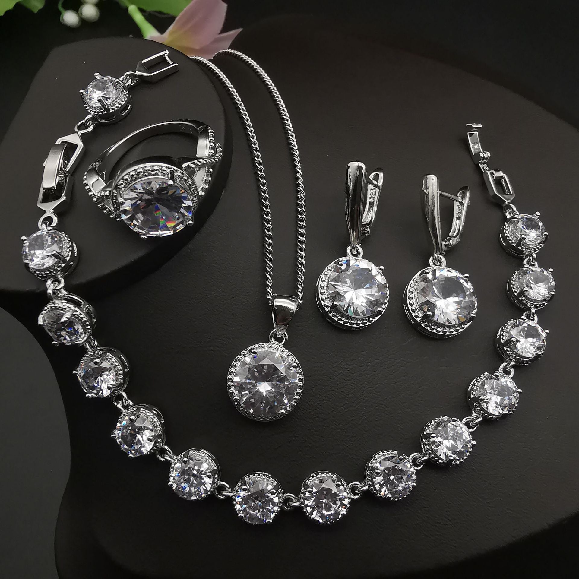 European and American Style Jewelry Round Diamond 4 Pcs Set