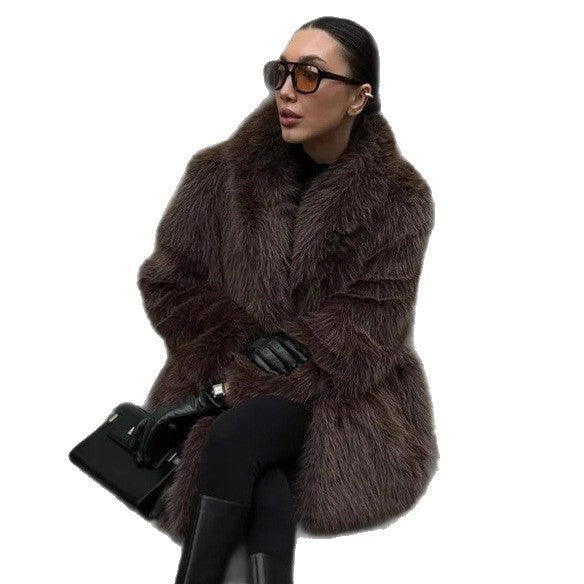Soft Mid-length Faux Fur Coat With A Peter Pan Collar