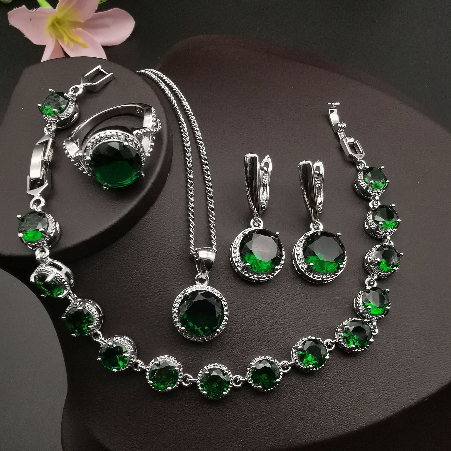 European and American Style Jewelry Round Diamond 4 Pcs Set