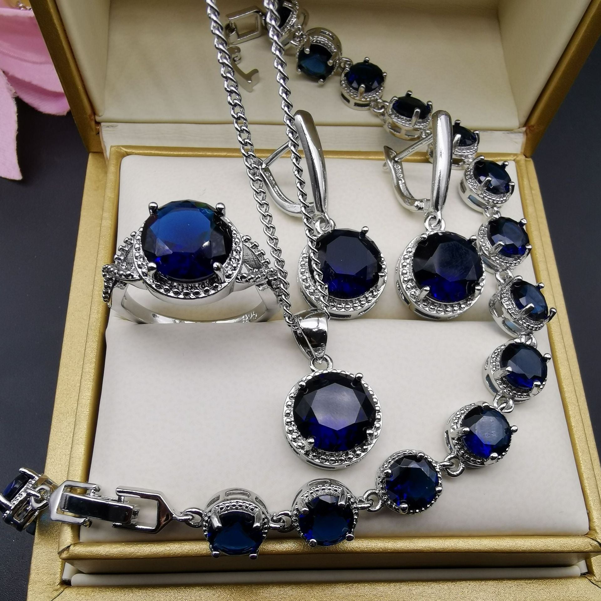 European and American Style Jewelry Round Diamond 4 Pcs Set